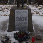 Tablica na krzyżu na cmentarzu polskim, Kowel/Ukraina 30.01.2022 3