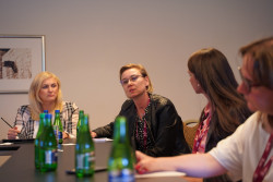 Uczestniczki spotkania pt.„Trzeci sektor na pierwszej linii. Wsparcie organizacji pozarządowych w zarządzaniu kryzysem uchodźczym”